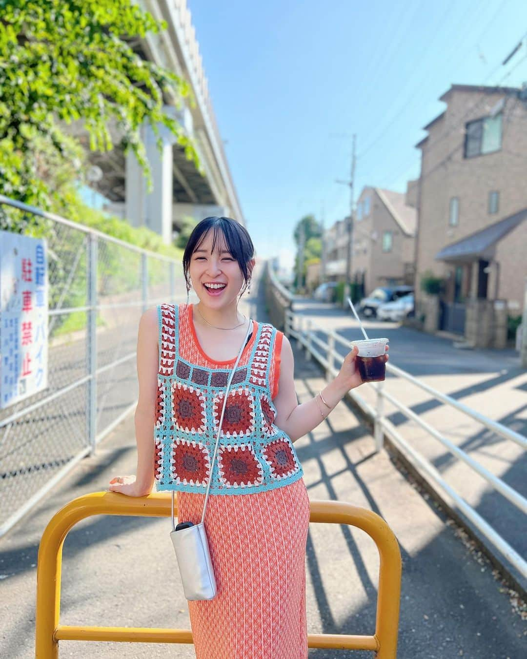 中崎絵梨奈さんのインスタグラム写真 - (中崎絵梨奈Instagram)「載せようと思った写真 だいたい片手にコーヒー持っててびっくりしてる（無意識）  #coffee #coffeetime #珈琲　#珈琲日記　#渋谷　#choosebaseshibuya #shibuya #kitasandocoffee #アイスコーヒー　#コールドブリュー #何気ない日常 #珈琲のある暮らし #珈琲好き #セットアップ　#fashion #彼女 #ootd #コーデ」8月7日 22時19分 - nakazaki_erina