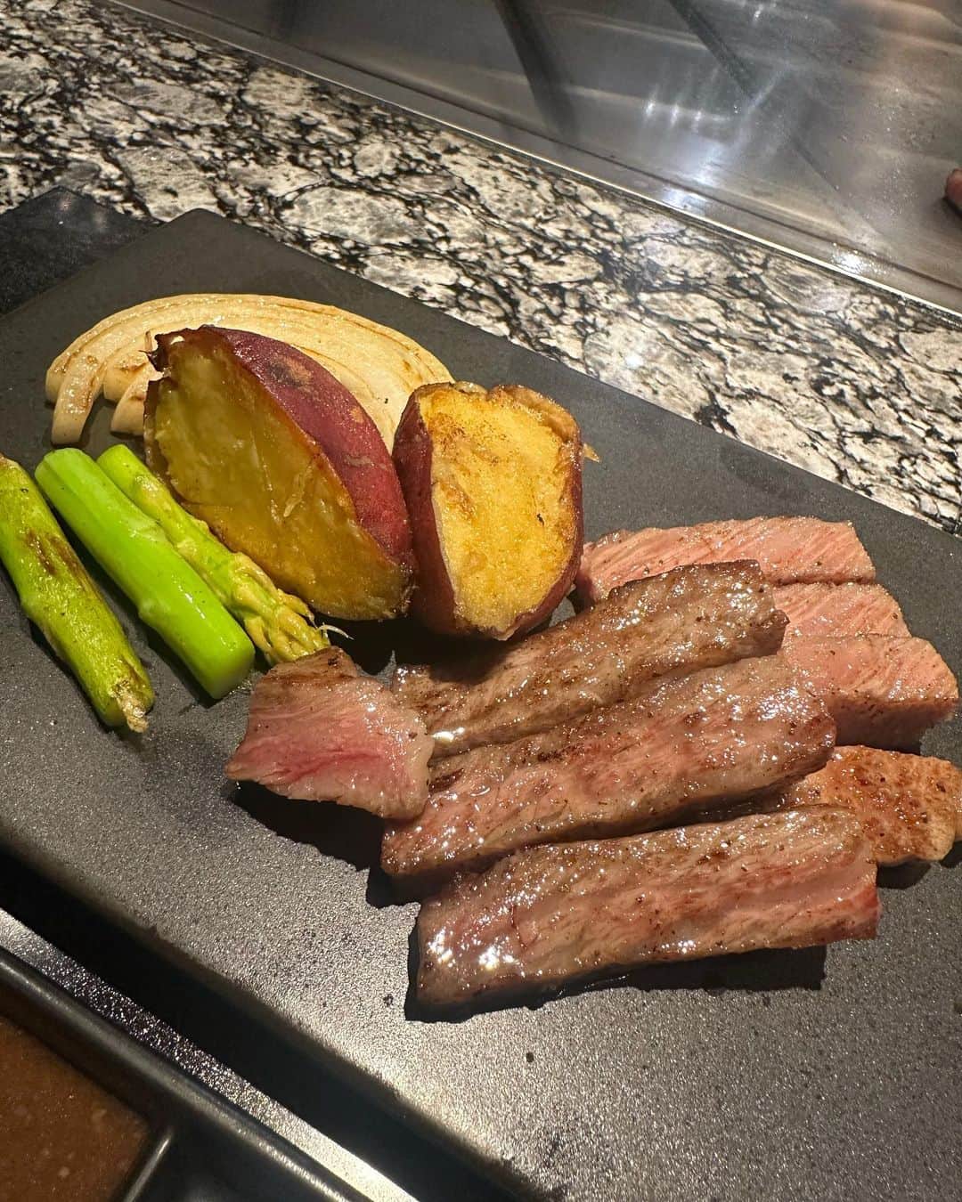 松浦三佳さんのインスタグラム写真 - (松浦三佳Instagram)「＊ THE VILLAGE 𓌉𓇋 ‎🥩 ここの最初のお料理がホントに好き☺️ カブラ？がハートになってた😍 シェフのトークが今回も楽しくて素敵な時間になりました☺️ ＊ ＊ ＊ ♡★♡ﾟ･*:.｡ ｡.:*･ﾟ♡★♡ﾟ･*:.｡ ｡.:*･ﾟ♡★♡ﾟ･*:.｡ ｡.:*･ﾟ♡  #thevillageua  #dinner #birthdaydinner #gourmet  #myfavorite #tabelog #大阪グルメ #鉄板焼き #福島 #食べログ #ディナー #福島グルメ」8月7日 22時22分 - mikarinrin5555