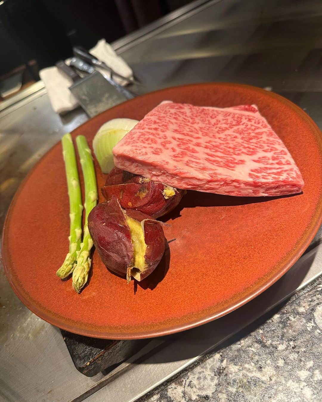 松浦三佳さんのインスタグラム写真 - (松浦三佳Instagram)「＊ THE VILLAGE 𓌉𓇋 ‎🥩 ここの最初のお料理がホントに好き☺️ カブラ？がハートになってた😍 シェフのトークが今回も楽しくて素敵な時間になりました☺️ ＊ ＊ ＊ ♡★♡ﾟ･*:.｡ ｡.:*･ﾟ♡★♡ﾟ･*:.｡ ｡.:*･ﾟ♡★♡ﾟ･*:.｡ ｡.:*･ﾟ♡  #thevillageua  #dinner #birthdaydinner #gourmet  #myfavorite #tabelog #大阪グルメ #鉄板焼き #福島 #食べログ #ディナー #福島グルメ」8月7日 22時22分 - mikarinrin5555