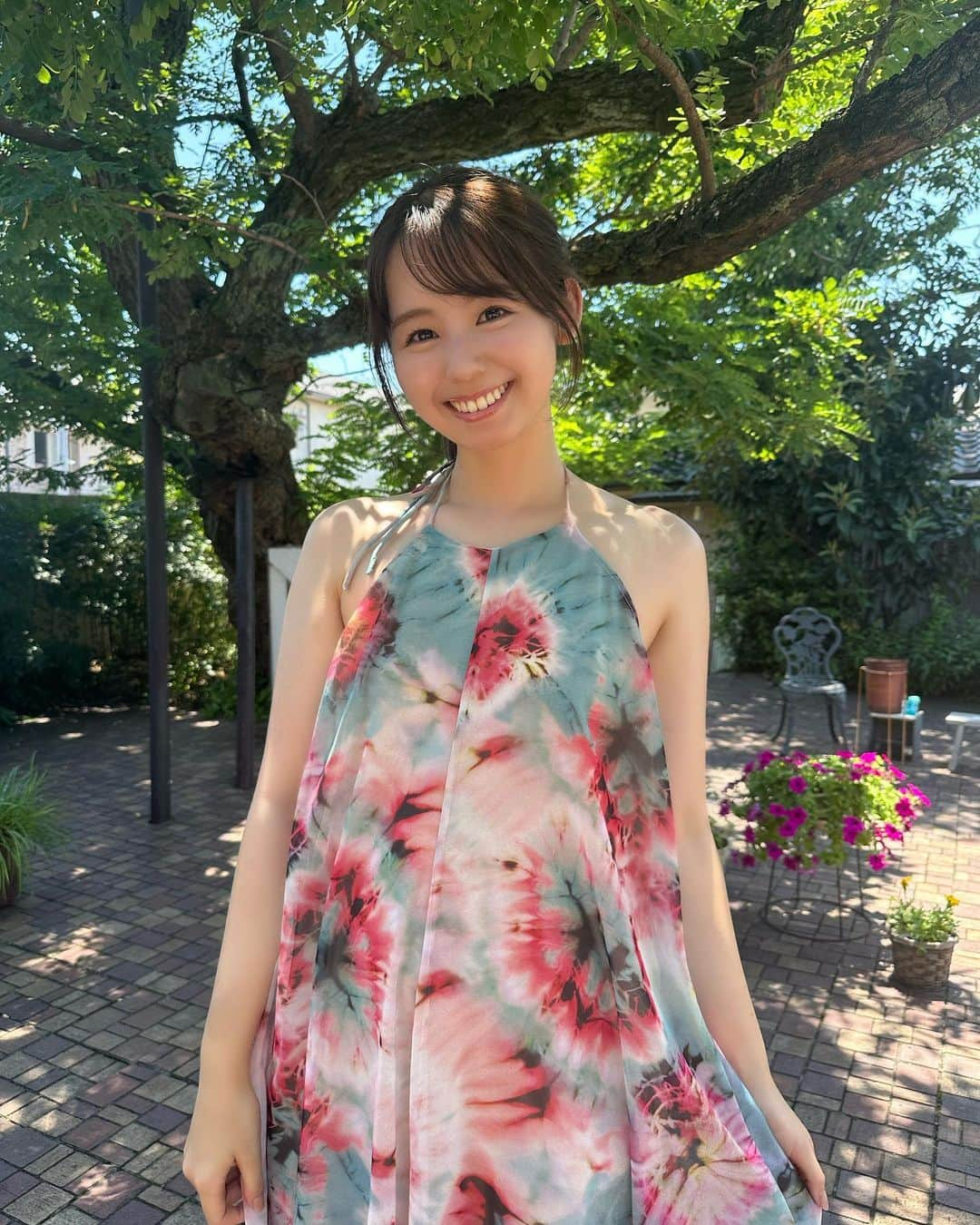 小池里奈さんのインスタグラム写真 - (小池里奈Instagram)「今週公開のsabra netは明るい元気な感じ~☺️🫶(ざっくり。笑)  こちらは私物カメラで撮ってもらったオフショット🙋‍♀️  お楽しみに🤫💕」8月7日 22時24分 - koike_rina_93