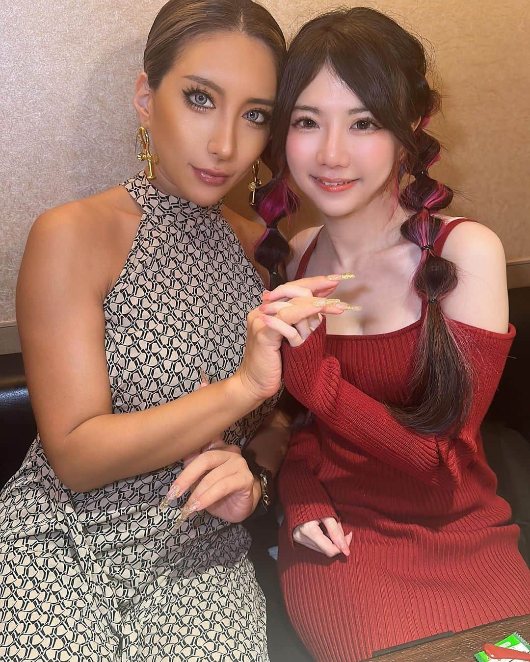 nonさんのインスタグラム写真 - (nonInstagram)「My sUper Stong & Beautiful Sister @non_nonsummerjack From Japan ! i love her 🥰🥰🥰 come visit us at cosholic and comiket!  You wont be disappointed 😎   日本から来た超強くて美しいお姉さん!大好きです  コスホリックとコミケに遊びに来てください!きっとがっかりすることはありませんよ😎」8月7日 22時29分 - non_nonsummerjack