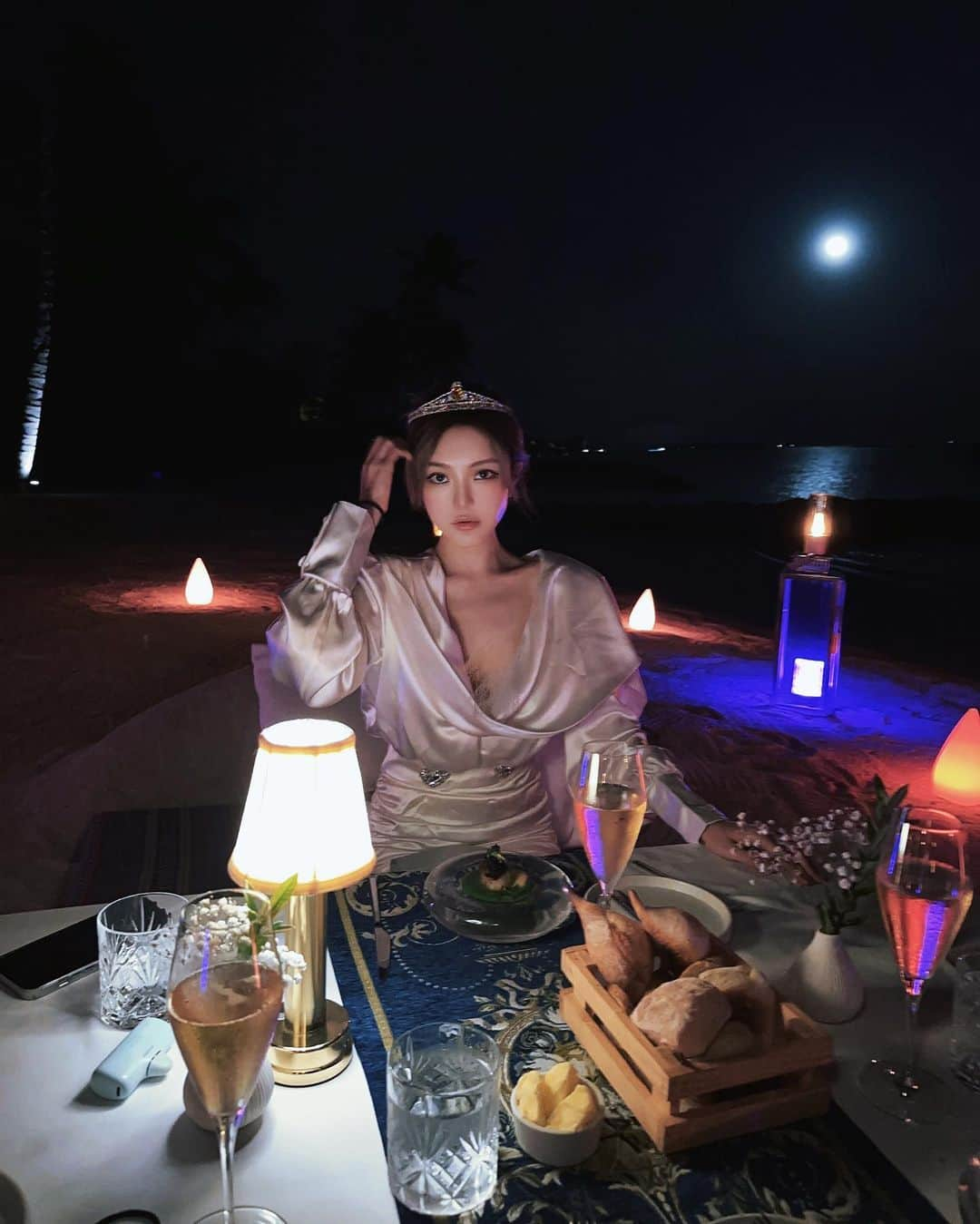 Grace Chowさんのインスタグラム写真 - (Grace ChowInstagram)「private dinner with my girls💕   #waldorfastoriamaldives #oceanmaldives」8月7日 22時43分 - gracechowwwww