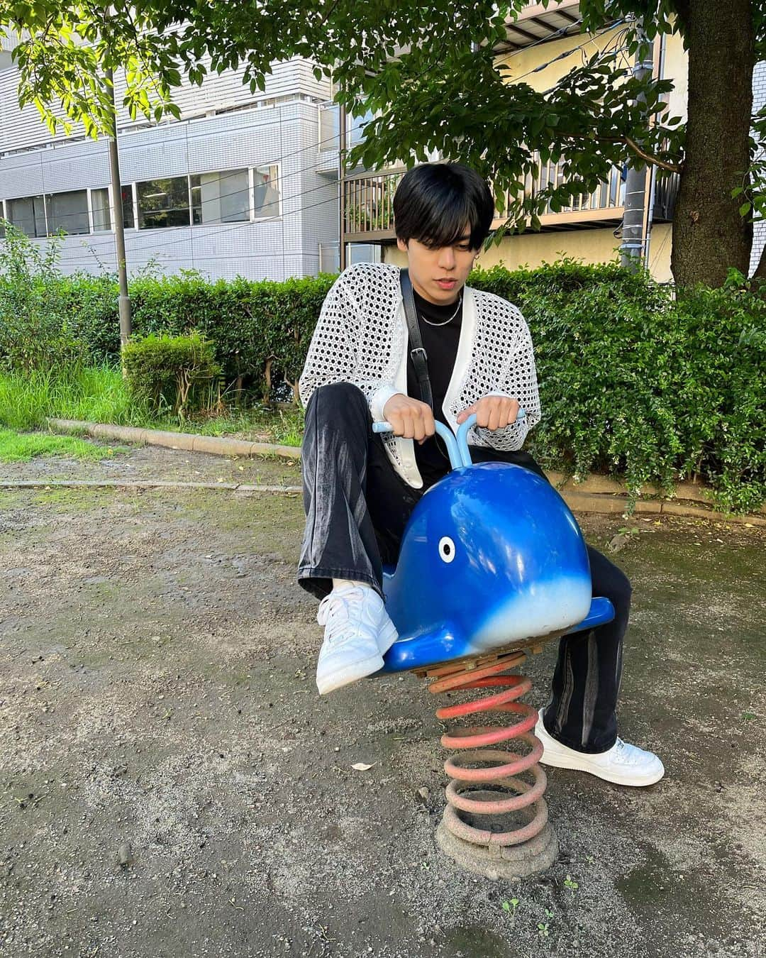 大城光さんのインスタグラム写真 - (大城光Instagram)「赤坂付近の公園で😆  鯨の乗り物に出会った👍🐳  鯨って🐳より🐋の方が正直好き！  #マジプリ#大城光 #クジラ #鯨#whale #税って何だっけ #税何#税何ラジオ」8月7日 22時39分 - hikaru_oshiro0704