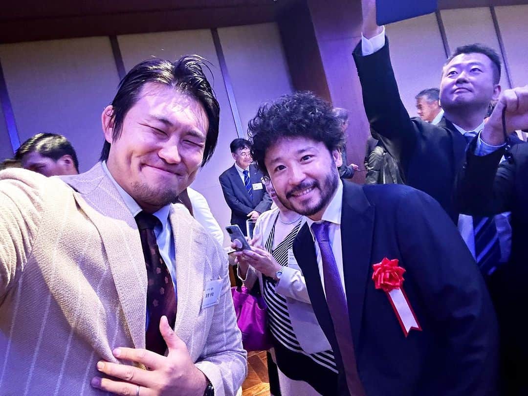 真壁伸弥さんのインスタグラム写真 - (真壁伸弥Instagram)「日本スポーツを考える会に参加。著名人や総理と未来の話。様々なスポーツと交流したけど、久々にBOSS達と飲めて嬉し」8月7日 22時53分 - makaberian5