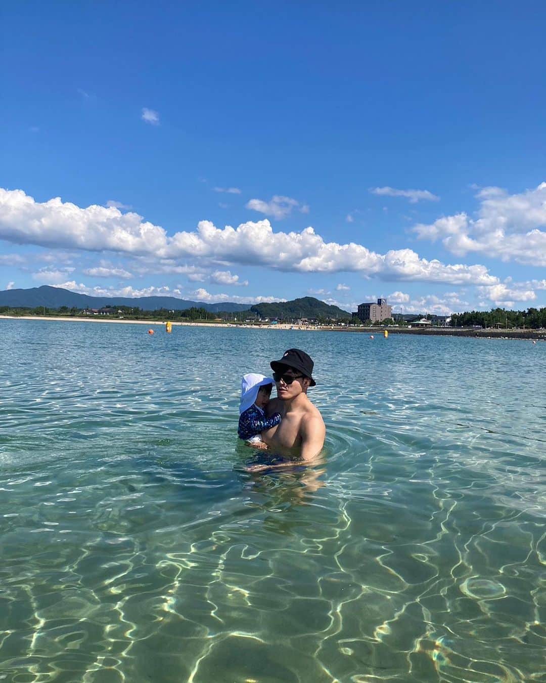 高谷惣亮のインスタグラム：「Summer in Amino  #summer #vacation #wrestling #baby #sea」