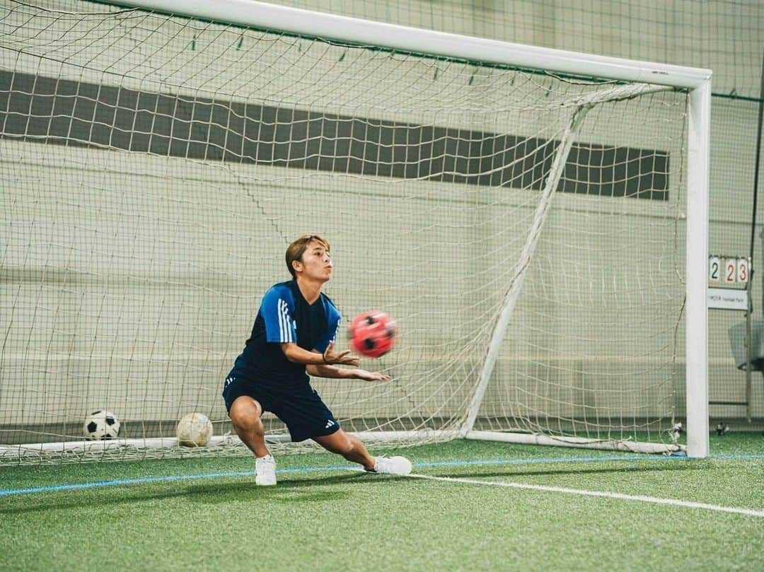 岩渕真奈さんのインスタグラム写真 - (岩渕真奈Instagram)「⚽️🇪🇸👧🏻 ⁡ 昨年に引き続き携わらせてもらっている スペインチャレンジセレクション🇪🇸✨ ⁡ 10月に行われるEast Mallorca  Girls Cupに 参加するためのセレクションを二回行いました！！！ ⁡ 夢を持つ、それを応援する！！！ キラキラした選手達とのいい時間でした⚽️ ⁡ 時にはキーパーになったり ちょっとコーチみたいに 教えちゃったりなんかしながらやりました👩‍🏫✨ ⁡ 楽しかったーーー🙌  #eastmallorcagirlscup」8月7日 23時22分 - iwabuchi.m_jp