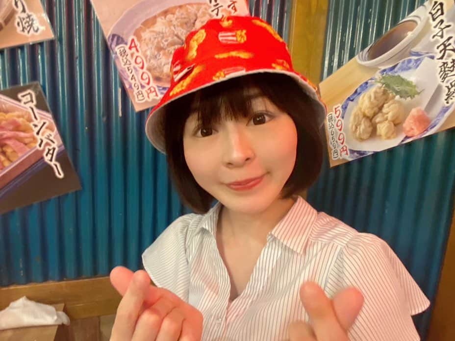 山本かおりさんのインスタグラム写真 - (山本かおりInstagram)「タイ🇹🇭でお世話になった方から タイのKFCの帽子とドライフルーツ いただきました☺️✨💐 タイの方 本当に優しい🥹✨  りばーしぶる😄⭐️  コンさんありがとうございます💐  また日本に来てね🎉  Thank you Kong san☺️ Please come to Japan again🇯🇵  The dried fruit was very delicious😄⭐️  #タイ #thailand #タイ旅行 #🇹🇭 #thai #ケンタッキー #kfc #ケンタッキーフライドチキン #ドライフルーツ #ナッツ #おやつ #dryfruits #ドライマンゴー」8月7日 23時26分 - mochamocchan