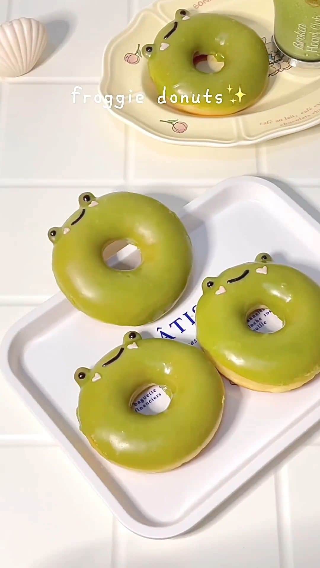 SHEINのインスタグラム：「🐸 + 💚🍵 + 🍩 = a matcha made in heaven 😋  #SHEINinspo」