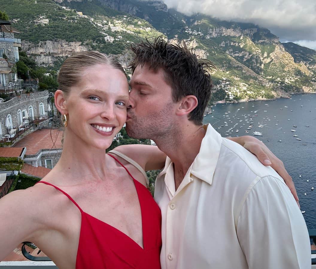 アビー・チャンピオンのインスタグラム：「Vacationing ❣️」