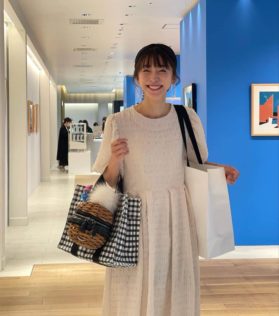 木本泉さんのインスタグラム写真 - (木本泉Instagram)「- 久しぶりにゆっくり伊勢丹ブラブラ🛍️  といっても2階のルシェルと6階。そして１人ケーキ🧁  十分❤️  久しぶりのお買い物。 いつぶりだろーか🫣  靴も買いに行きたいなー。  #新宿伊勢丹#お買い物」8月7日 23時45分 - izumikimoto