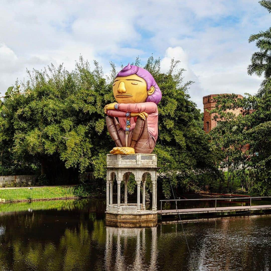 osgemeosのインスタグラム：「#NossosSegredos pela primeira vez no Nordeste, em Recife/Pernambuco❤️ no  @institutorb #institutoricardobrennand #contemporaryart #osgemeos #instalacao #escultura  @filipeberndt」