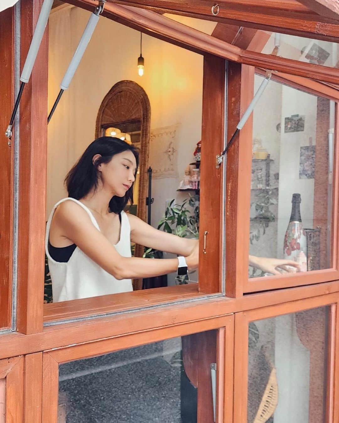 シン・ソユルのインスタグラム：「☕️」