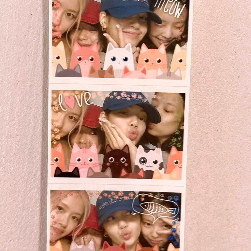 ジスのインスタグラム：「블링크 블랙핑크 포에버 🖤💖 #20230808」