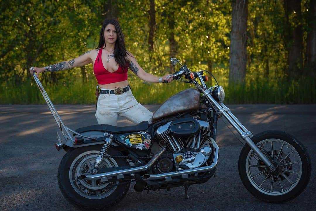 Harley-Davidsonさんのインスタグラム写真 - (Harley-DavidsonInstagram)「Have you caught up on @Moto_Maidens on the H-D App yet? Watch @mariahharmony_ of @rabidreality and four friends ride through the mountains of Montana on their yearly chopper trip, where they pack in miles, meet up with other trailblazing women, and learn a thing or two about chopper maintenance. ​ ​ The last episode drops tomorrow on the H-D App. Become a member today and search for the Moto Maidens group to see all episodes. ​ Download the App now at link in bio.​ ​ @moto_maidens​ @mariahharmony_​ @savvy_sabs​ @adnamaho​ @chain_driven_apparel​ @serpentinesilverqueen​ 📷 @jill.jones.photography​  #HarleyDavidson​」8月8日 0時07分 - harleydavidson