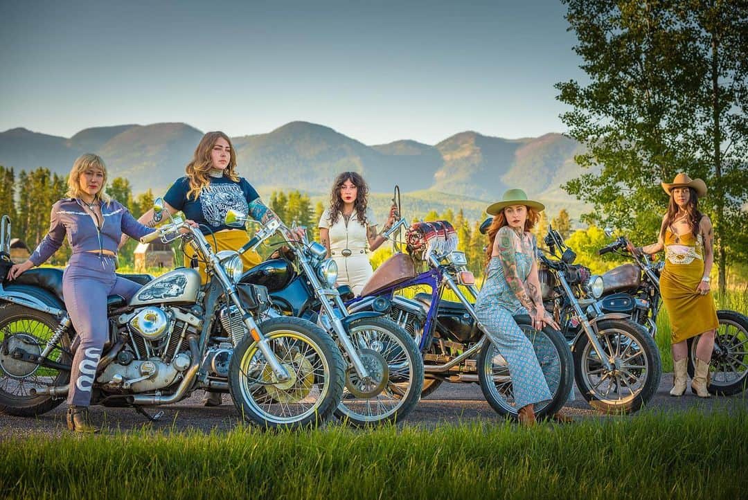 Harley-Davidsonのインスタグラム：「Have you caught up on @Moto_Maidens on the H-D App yet? Watch @mariahharmony_ of @rabidreality and four friends ride through the mountains of Montana on their yearly chopper trip, where they pack in miles, meet up with other trailblazing women, and learn a thing or two about chopper maintenance. ​ ​ The last episode drops tomorrow on the H-D App. Become a member today and search for the Moto Maidens group to see all episodes. ​ Download the App now at link in bio.​ ​ @moto_maidens​ @mariahharmony_​ @savvy_sabs​ @adnamaho​ @chain_driven_apparel​ @serpentinesilverqueen​ 📷 @jill.jones.photography​  #HarleyDavidson​」