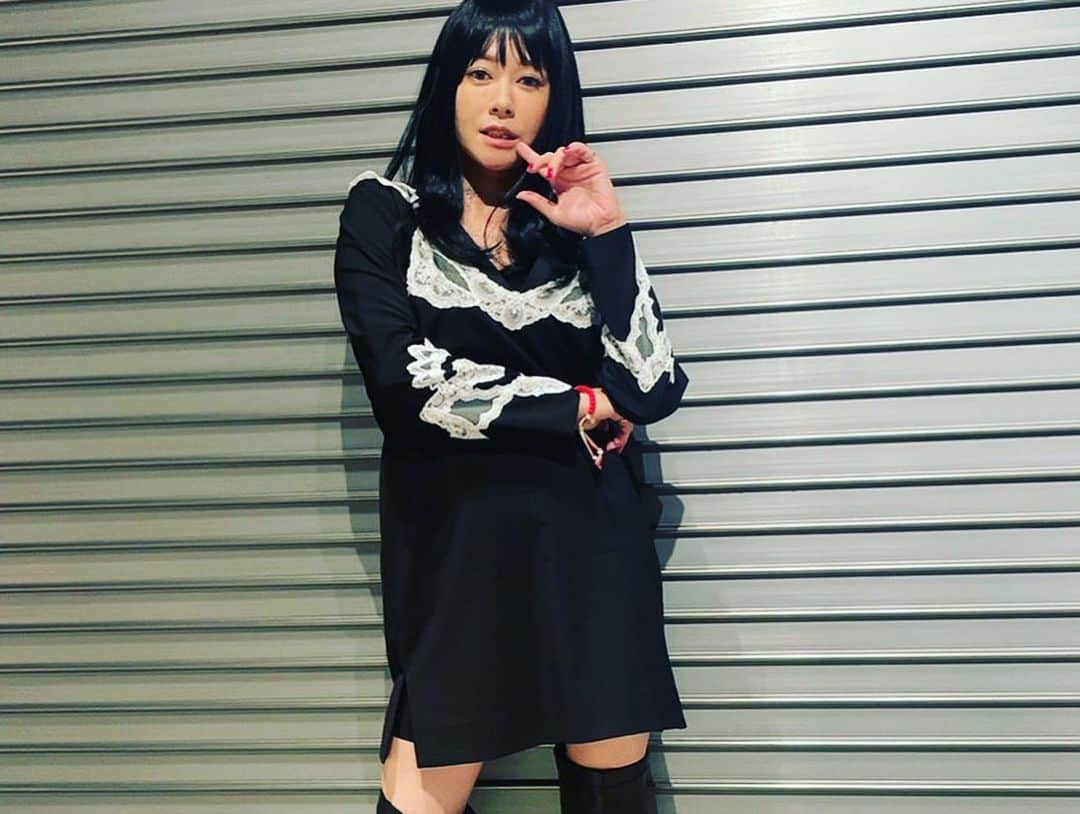 真木よう子さんのインスタグラム写真 - (真木よう子Instagram)「なんか多分公開前にインスタライブやれって言われた事は覚えてる。うん。 #横道ドラゴン　#dmm」8月8日 0時08分 - yokomaki_official