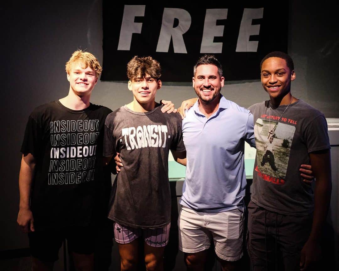 ジョッシュ・マレーのインスタグラム：「3 of our High School Junior young men got baptized last night in front of their family and friends at Inside Out Buckhead Church.  It hasn’t even been 3 weeks since I was asked to sub in to help the students during a retreat in Daytona with over 2,600 students in attendance - and now I’ve officially changed that ‘sub’ into a permanent co-leader role for these guys.  They’ve sucked me in and I could not be more grateful and proud of being a part of their lives.  This is one special group, I can’t wait to see what’s in store for their futures. 🙌🏼 I’ve always wanted to help, but always made excuses not to - whether it be work, family time, free time, etc.  Thankful for Mama Murray’s push to get involved, it’s been a life changer 🙏🏼 #buckheadchurch #bcio #smallgroup #juniorboys #baptism」