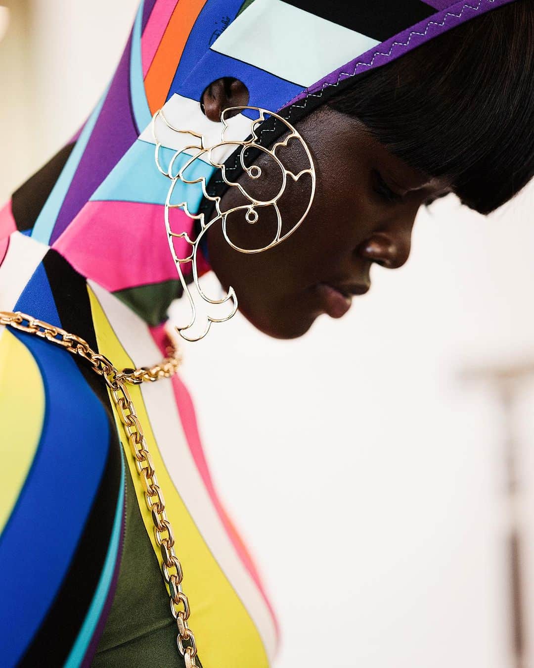 エミリオプッチのインスタグラム：「Sensual contours, kaleidoscopic colour: a closer look at the Initials E.P. collection from backstage before the show in Florence.  Shot by @edouardcaupeil   #Pucci #InitialsEP」