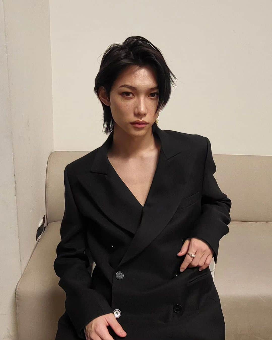 フィリックスのインスタグラム：「🐈‍⬛🤟 #stay #felix」