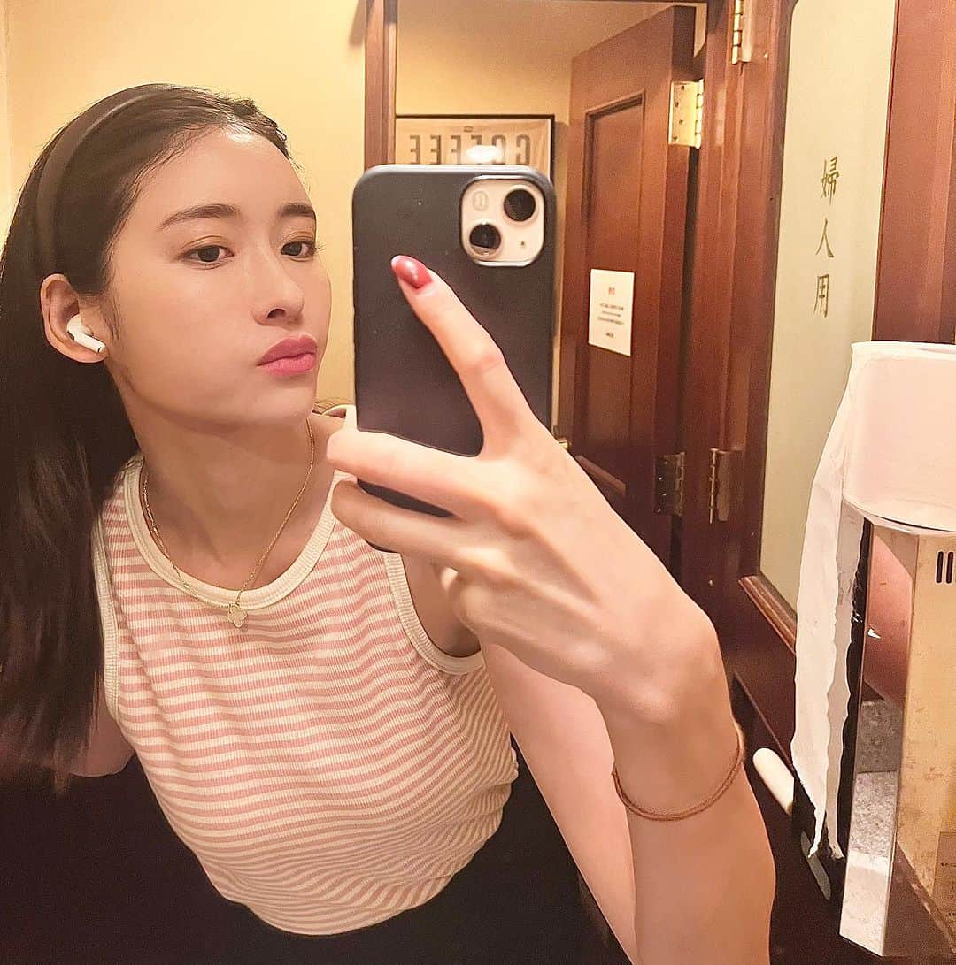 川口優菜のインスタグラム：「. Nyt💛🧡🤍 皆様の期待を裏切らないように、 明日も頑張ります🙇‍♀️‼︎ #YUNAŚCHOICE」