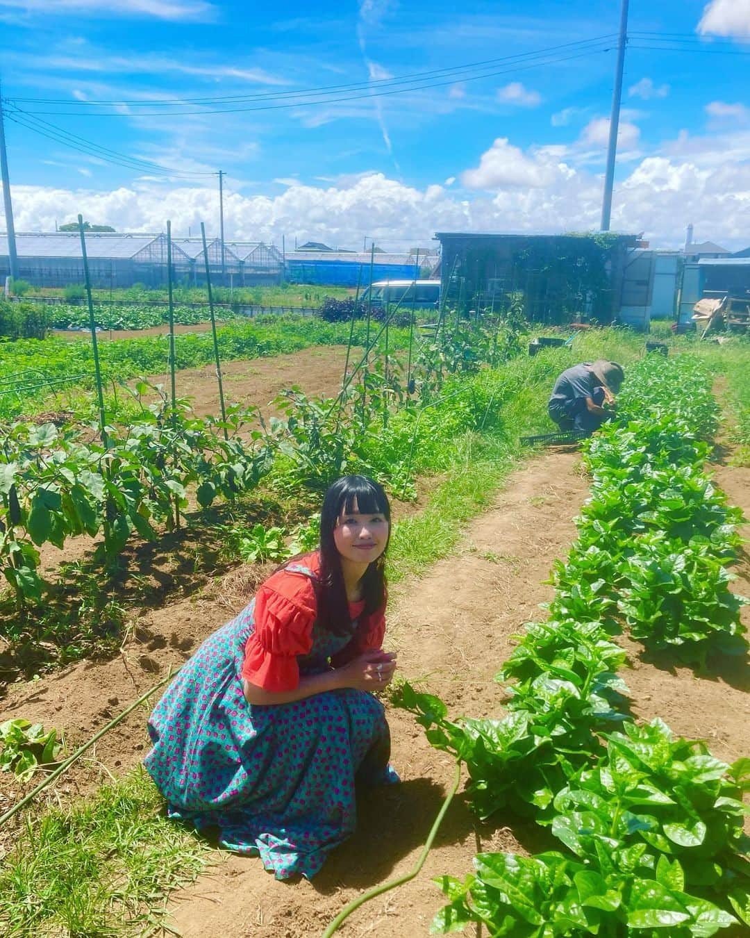 中村千尋のインスタグラム：「畑にて とある写真撮ってもらいました 乞うご期待」