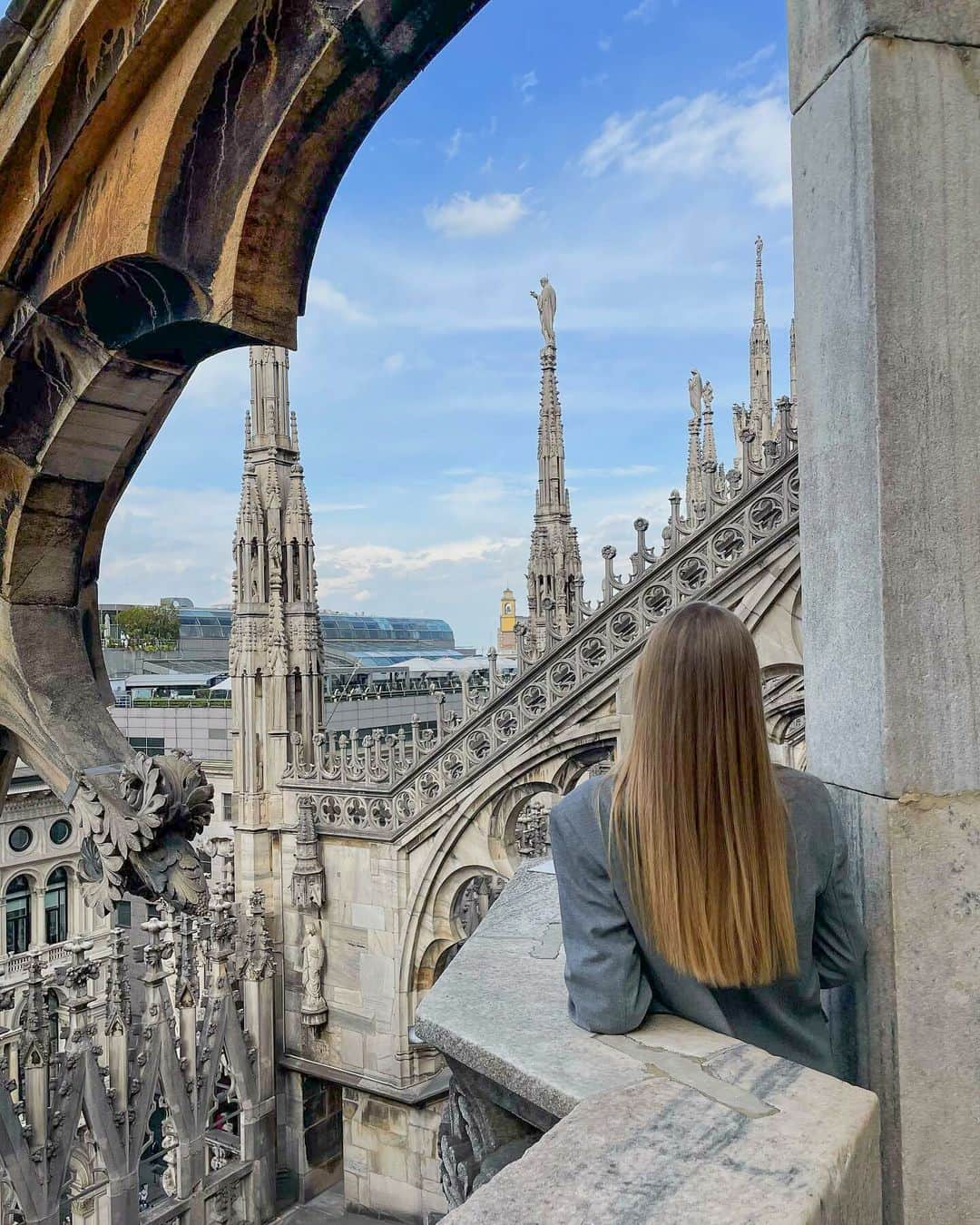 デルタ航空のインスタグラム：「Come for the food and fashion, stay for the views.  Photo: @agnieszka_zajac」