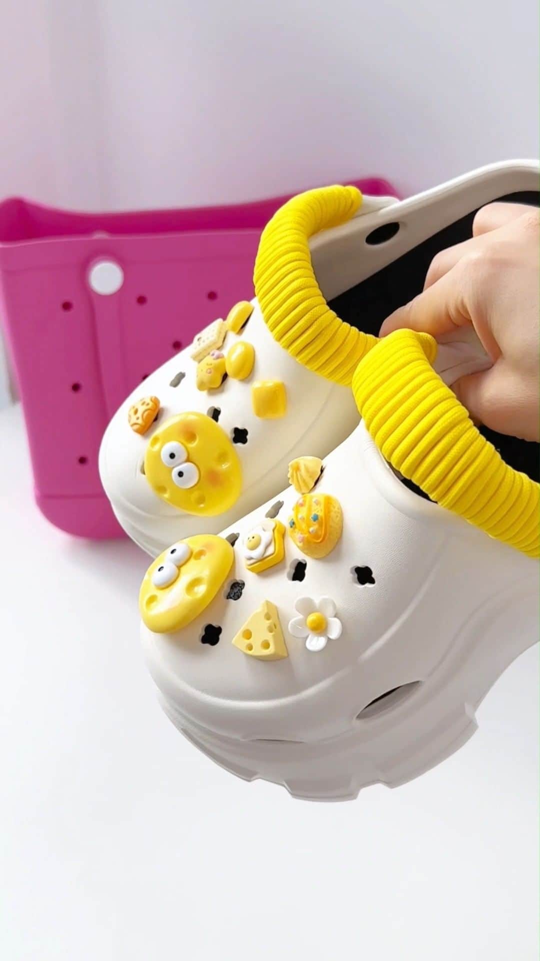 SHEINのインスタグラム：「Step up your shoe style with charms that will make your clogs the talk of the walk 👟💫 Which deliciously cute decor would you pick for your kicks? Drop a 😮 🧀 ⭐ 🌼 or 🍞 in the comments 👇  🔎14808292 15227029 15571977  #SHEIN #SHEINforAll #SHEINstyle #fashion #chic #saveinstyle」