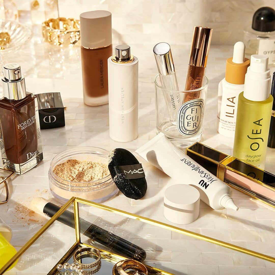 Nordstromのインスタグラム：「Highlight your natural features with skin care and makeup formulated to create a flawless canvas. ✨GLOW UP✨ with our August beauty trend at the link in bio! #NordstromBeauty」