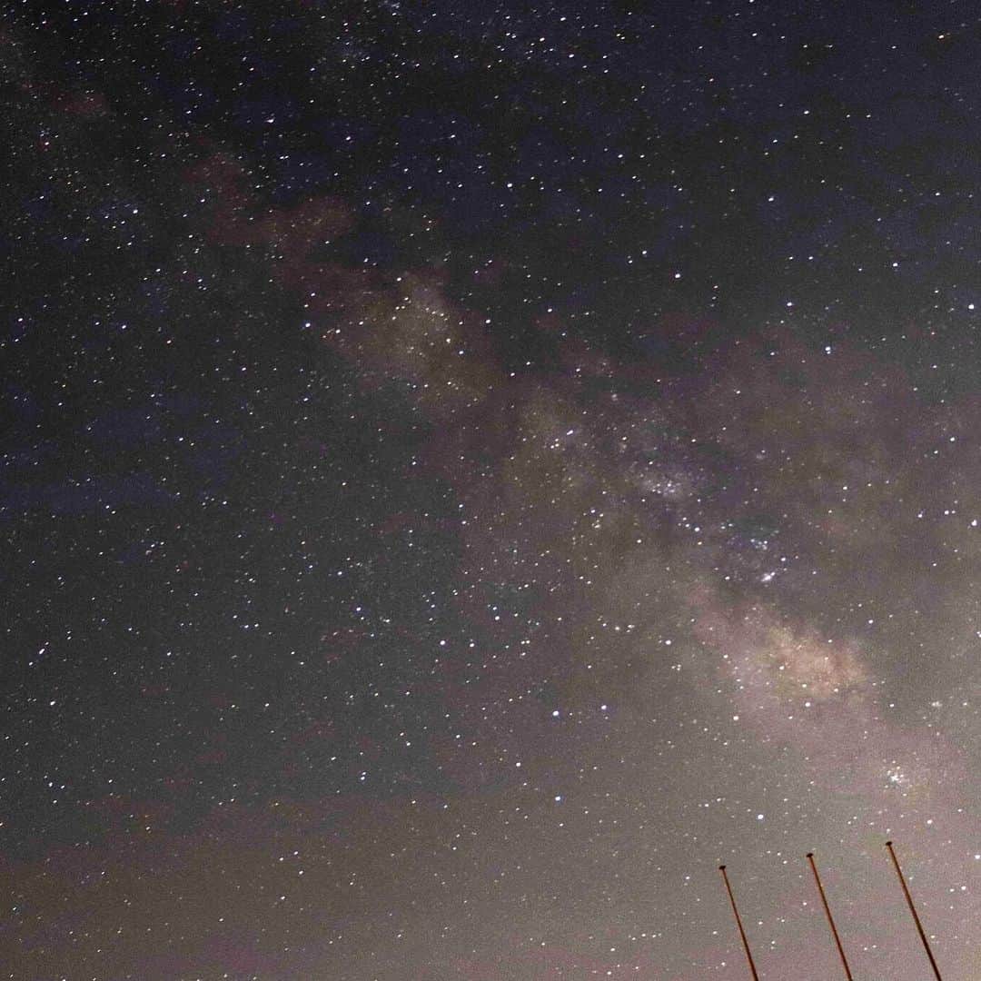 リゾートホテルオリビアン小豆島さんのインスタグラム写真 - (リゾートホテルオリビアン小豆島Instagram)「. 【お知らせ】 8月11日（金）、13日（日）、15日（火）、19日（土）、23日（水）の5日間限定で、星空ウォッチングを開催いたします⭐️  小豆島の夜空を彩る一等星たち。 夏の大三角（デネブ×アルタイル×ベガ）や「サソリの心臓」（アンタレス）を旅の思い出に。  星空案内人が解説いたしますので、初めての方でも安心してお楽しみいただけます。  星のシャワーを浴びながら、癒しと感動を体験してみてください💫  ◆開催日時：8月11日（金）、13日（日）、15日（火）、19日（土）、23日（水）の5日間。 各日20時30分〜21時30分。 ◆場所：オリビアン小豆島ホテル グラウンド（集合／解散：ホテルロビー） ◆料金：1組1,000円（税込）。フロントにて事前精算となります。 ◆定員：25名（宿泊者）、10名（外来） ◆お申込み：当日19時までにフロント、もしくはホテル代表電話（0879-65-2311）からお申込みください。定員に達しますと、お受けできない場合がございます。  ※雨天及び曇天中止。催行可否は当日フロント横に掲示、またはお電話いたします。 ※ホテルからグラウンドまでは徒歩での移動となります。自力でのご移動が難しい方は事前にご相談ください。（所要時間：約5〜10分） ※虫よけ対策のため、長袖・長ズボンの着用をおすすめいたします。 ※天体望遠鏡、レジャーシート、懐中電灯はご用意しております。  「Green Harmony～自然と人を繋ぐ～」 ★━━━━━━━━━━━━━━━━━━★  2021年7月にリブランドした当ホテルでは、 自然と人とが融合する世界観でサービスを提供して参ります。 ★━━━━━━━━━━━━━━━━━━★  #オリビアン小豆島夕陽ヶ丘ホテル　#oliveanshodoshima #shodoshima #オリビアン小豆島　#小豆島　#香川県 #香川県観光　#小豆島観光　#香川旅行　#小豆島旅行　#島旅　#瀬戸内　#setouchi  #星空 #星空観察」8月8日 14時11分 - olivean_shodoshima