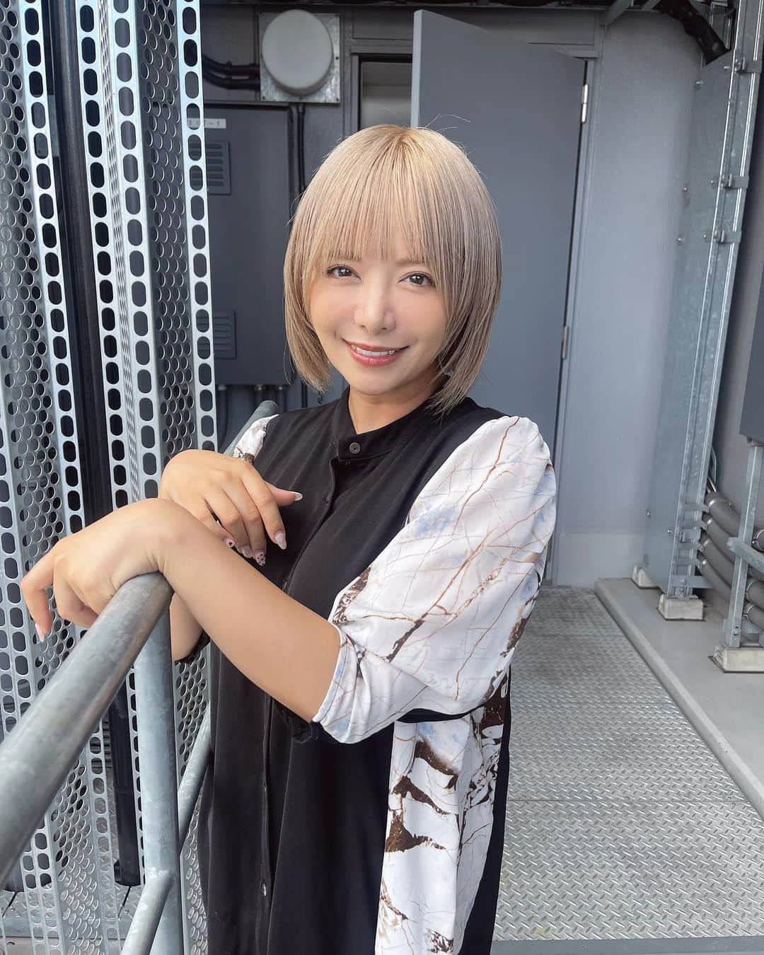 星美りかさんのインスタグラム写真 - (星美りかInstagram)「いくつになっても可愛くなりたいし 進化したいな❤️‍🔥😘」8月8日 14時15分 - hoshimi1990