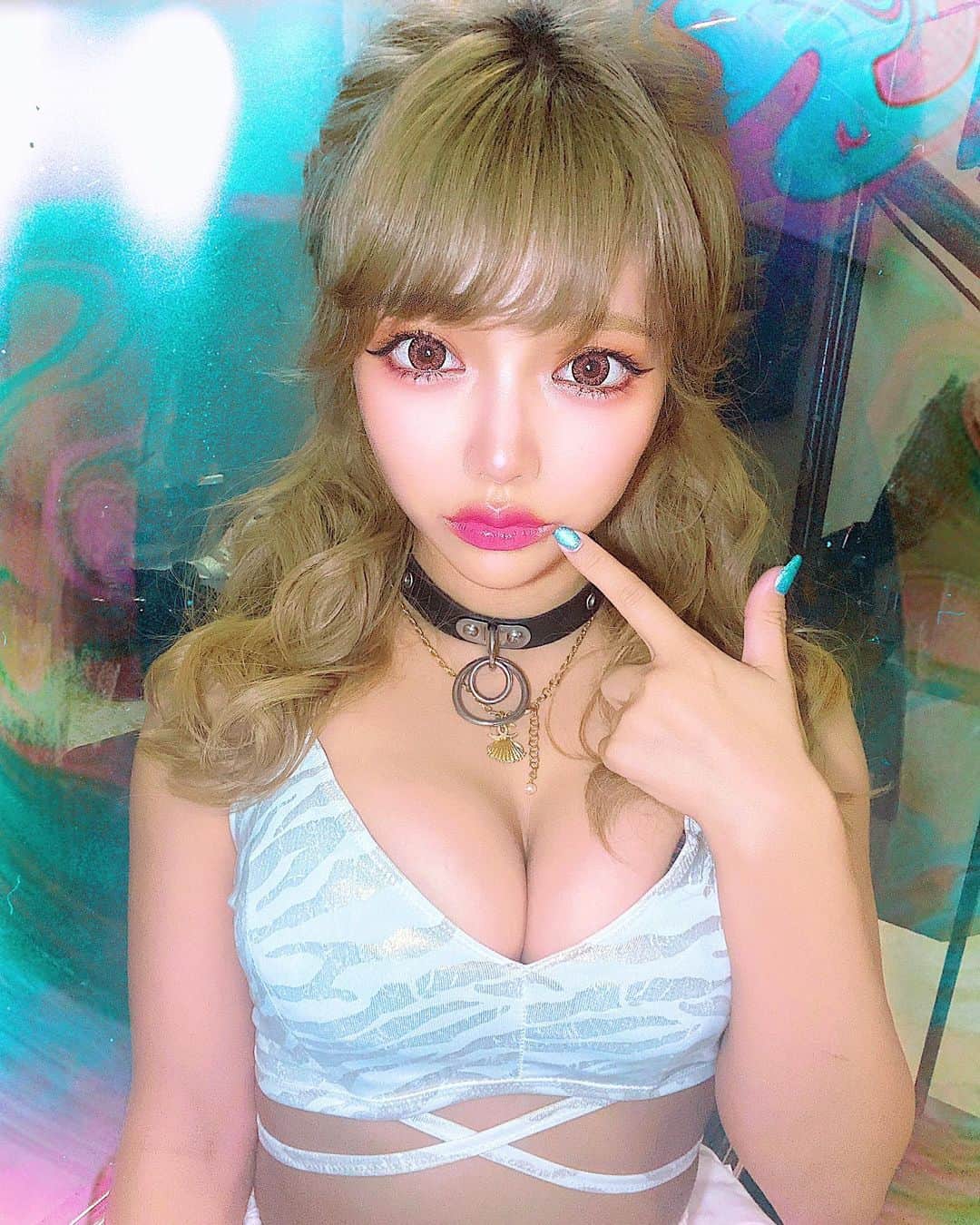 Hiiroのインスタグラム：「昨日の髪型めっちゃ好評だった💘  ツインテールまだいけるみたい?🐰💓(殴)  ゆか先生のセット好きすぎて毎日行きたい🥺💇‍♀️ @yuka.s0717   ・  ・  ・」