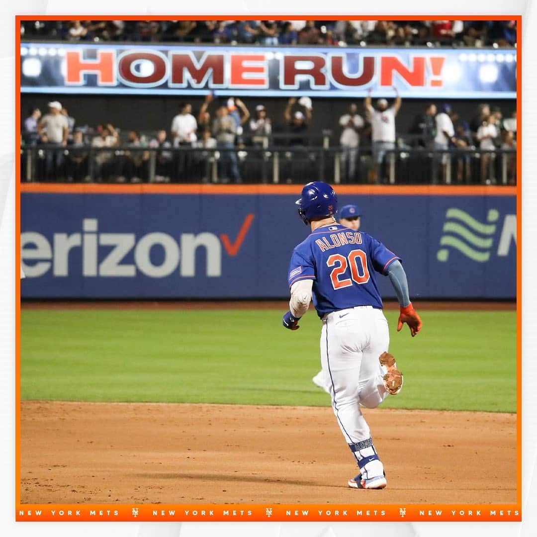 ニューヨーク・メッツさんのインスタグラム写真 - (ニューヨーク・メッツInstagram)「Late night W! #MetsWin #LGM」8月8日 13時05分 - mets