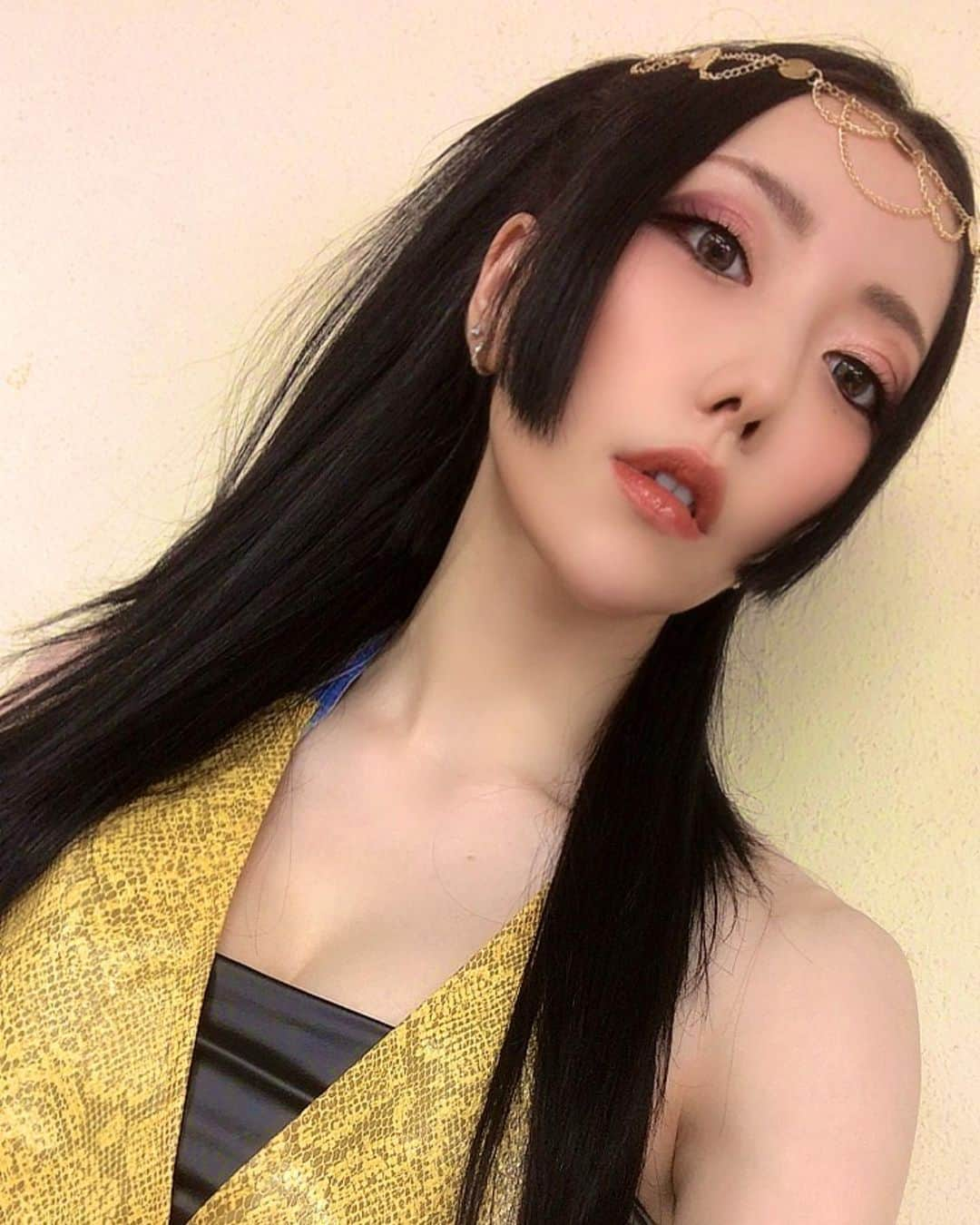 七海ティナのインスタグラム：「mushream  #japanesegirl #asiangirl #costume #mushream #makeup #music」