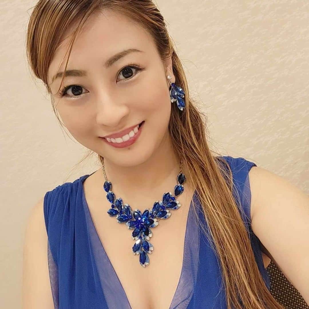 小野友葵子さんのインスタグラム写真 - (小野友葵子Instagram)「【ライオンズクラブ懇親会でのゲスト出演写真】  7/31（月） ライオンズクラブ国際協会330-A地区で、仲良くさせていただいている阿部かな子さんがガバナーに就任されたお祝いで歌わせていただいた時の写真をいただきました。✨  💐Puccini（プッチーニ）　オペラ『Turandot（トゥーランドット）』より”Nessun dorma（誰も寝てはならぬ）”  💐Verdi（ヴェルディ）　オペラ『La Traviata（椿姫）』より“Brindisi（乾杯の歌）”  ご挨拶もさせていただきました。🎤  阿部かな子さん、ライオンズの皆様、 お世話になりました。❤  ｡.｡:+* ﾟ ゜ﾟ *+:｡.｡:+* ﾟ ゜ﾟ *+:｡.｡ 🎵2023/7/2（日）14：30 ムラマツリサイタルホール新大阪（大阪公演） 🎵2023/7/16（日）13：00 ザ・ルーテル・ホール（札幌公演） 🎵2023/8/6（日）14：00※延期 レソラホール（福岡公演） 🎵2023/9/2（土）13：30 すみだトリフォニー小ホール（東京公演） https://ameblo.jp/onoyukiko/entry-12798896137.html  🎵2023/8/12（土）15:00 酵素クレープ専門店クレープアリサ東京 https://ameblo.jp/onoyukiko/entry-12812570158.html  📻2023/8/19（土） 動画配信型ラジオレギュラー冠番組 『小野友葵子のBella Serata‼』 第1、第3土曜日 21：00～21：50生放送中 https://ameblo.jp/onoyukiko/entry-12815130917.html  🎵2023/8/20（日）14:30 Le salon de Clavier https://ameblo.jp/onoyukiko/entry-12812970974.html  💿小野友葵子コラボ参加CD発売中！ https://ameblo.jp/onoyukiko/entry-12800332342.html  🎼小野友葵子プロデュース若手オペラ歌手グループ『I  BOCCIOLI』メンバー募集中！ https://ameblo.jp/onoyukiko/entry-12800609513.html ｡.｡:+* ﾟ ゜ﾟ *+:｡.｡:+* ﾟ ゜ﾟ *+:｡.｡ 🌹HP https://www.onoyukiko.com/ 🌹ブログ http://ameblo.jp/onoyukiko 🌹Instagram（yukikoonosoprano） https://www.instagram.com/yukikoonosoprano/ 🌹Twitter https://twitter.com/yukiko_ono 🌹YouTube（YukikoOno小野友葵子） https://www.youtube.com/user/VitaRoseaYukikoOno 🌹小野友葵子のコンサートってどんな感じ？ https://youtu.be/bWges5LlLnw ｡.｡:+* ﾟ ゜ﾟ *+:｡.｡:+* ﾟ ゜ﾟ *+:｡.｡  #クローズドコンサート #ライオンズクラブ #ライオンズクラブ国際協会 #ライオンズクラブ国際協会330A地区 #キャビネットガバナー #東京プリンスホテル #鳳凰の間 #阿部かな子 #元タカラジェンヌ #お祝いに #ソプラノ歌手 #オペラ歌手 #オペラ #錦戸部屋女将 #バラ好き #パンダ好き #ミラノ #イタリア #ラジオパーソナリティー #プロデューサー #若手アーティスト支援 #デビュー15周年」8月8日 14時00分 - yukikoonosoprano