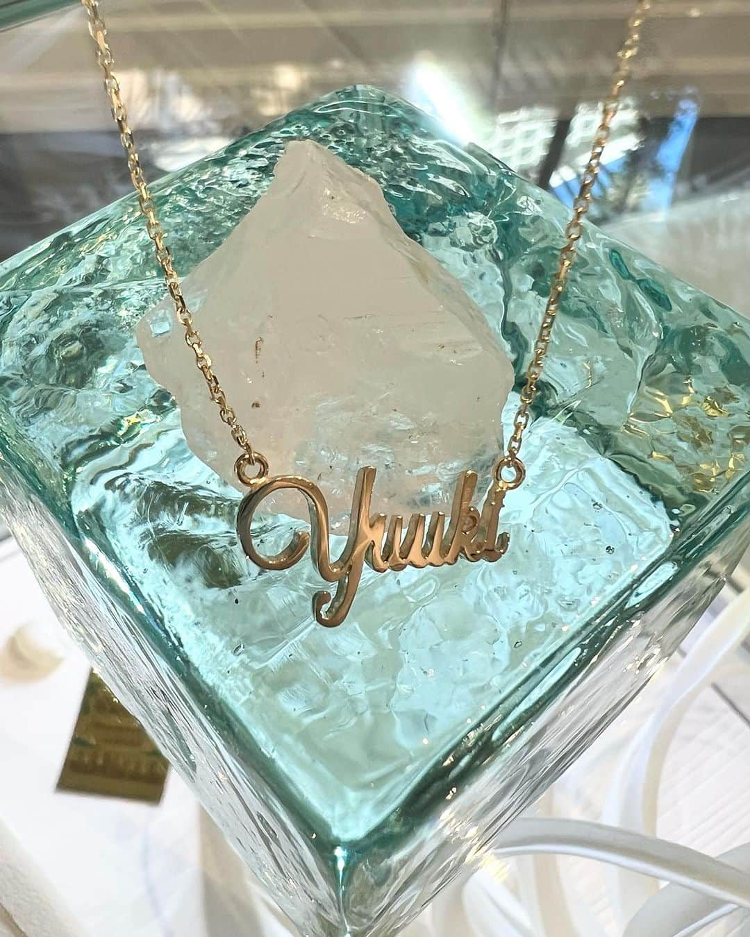 Manoa Love Design Hawaiiさんのインスタグラム写真 - (Manoa Love Design HawaiiInstagram)「14k solid gold Name necklace✨one diamond or without diamond.  #manoalovedesign #namenecklace #waikiki#waikikibeach #waikikibeachwalk #internationalmarketplace#hawaiivacation #manoa#love#customnamenecklace #madeinhawaii #alohavibes #マノアラブデザイン #ワイキキ#ネームネックレス#インターナショナルマーケットプレイス#ハンドメイドジュエリー」8月8日 13時53分 - manoa_love_design