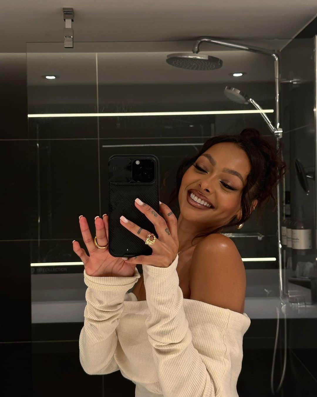 ジェイデ・ピアスさんのインスタグラム写真 - (ジェイデ・ピアスInstagram)「Twenty fucking eight! Grateful to see another year 🫶🏽」8月8日 5時17分 - jaydepierce