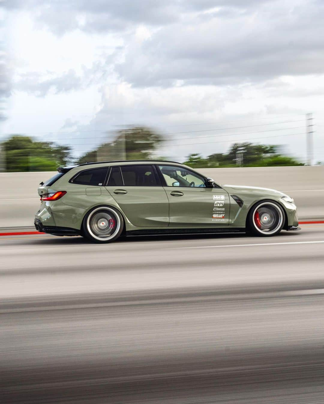 CARLiFESTYLEさんのインスタグラム写真 - (CARLiFESTYLEInstagram)「Khaki Green. 1 of 1 in the USA. The new BMW G81 M3 Touring “Wagon”. My set from Miami, FL. @r44performance shipped this car all the way from the United Kingdom. #bmw #m3 #bmwm3 @vossen #g80m3」8月8日 6時03分 - carlifestyle