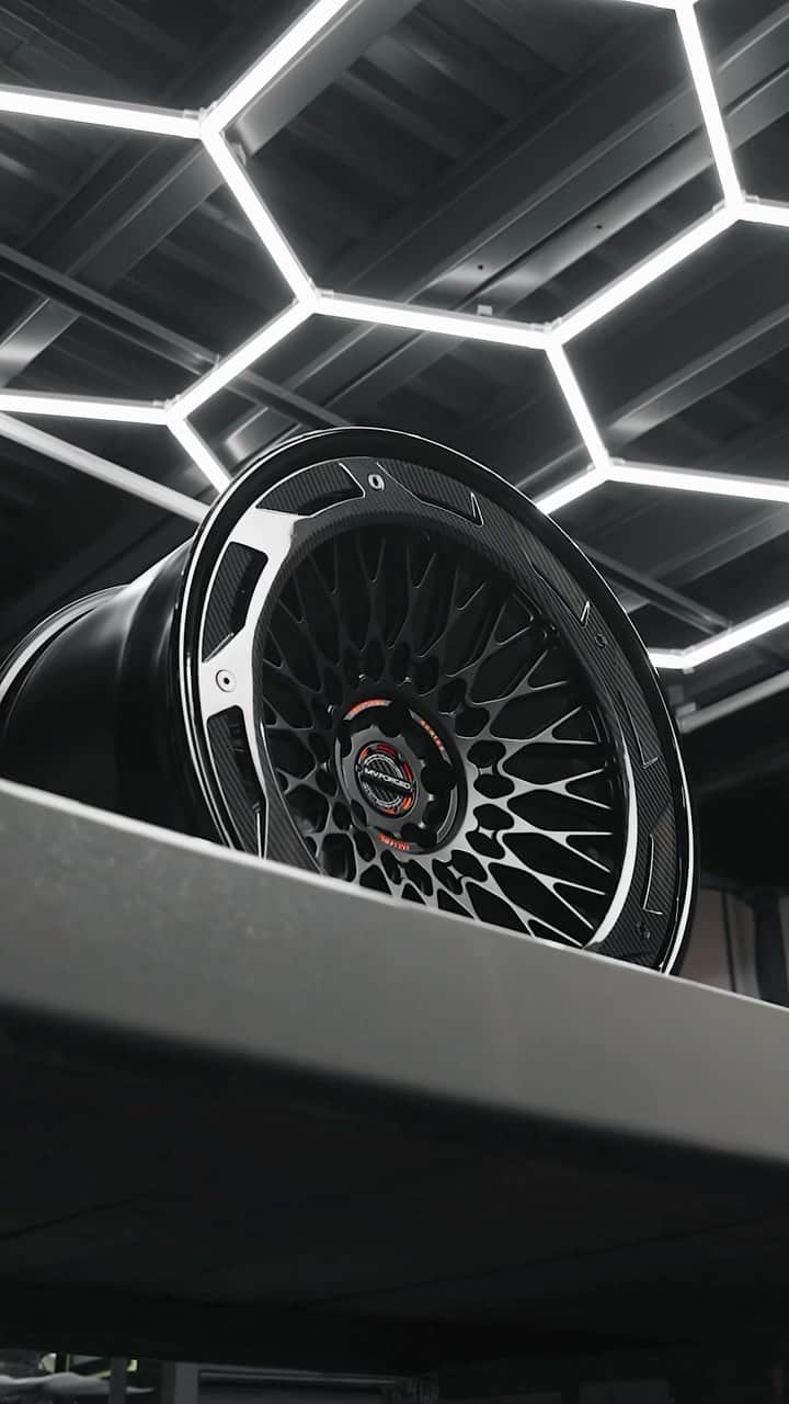 CARLiFESTYLEのインスタグラム：「Bringing Aerodisk wheels to a new level.🔥 MV40 Performa AERO+® Series (3-Piece) design spec’d for a @mclaren #720s. Commissioned by: @novaramotorsports  Shown finished in Satin Jet Black with Gloss Orange Text Fill.  - #mvforged #truebespokewheels   #forgedwheels #aero+ #carbonfiber #aerodisk #threepiecewheels #madeinusa #reels #reelsinstagram」