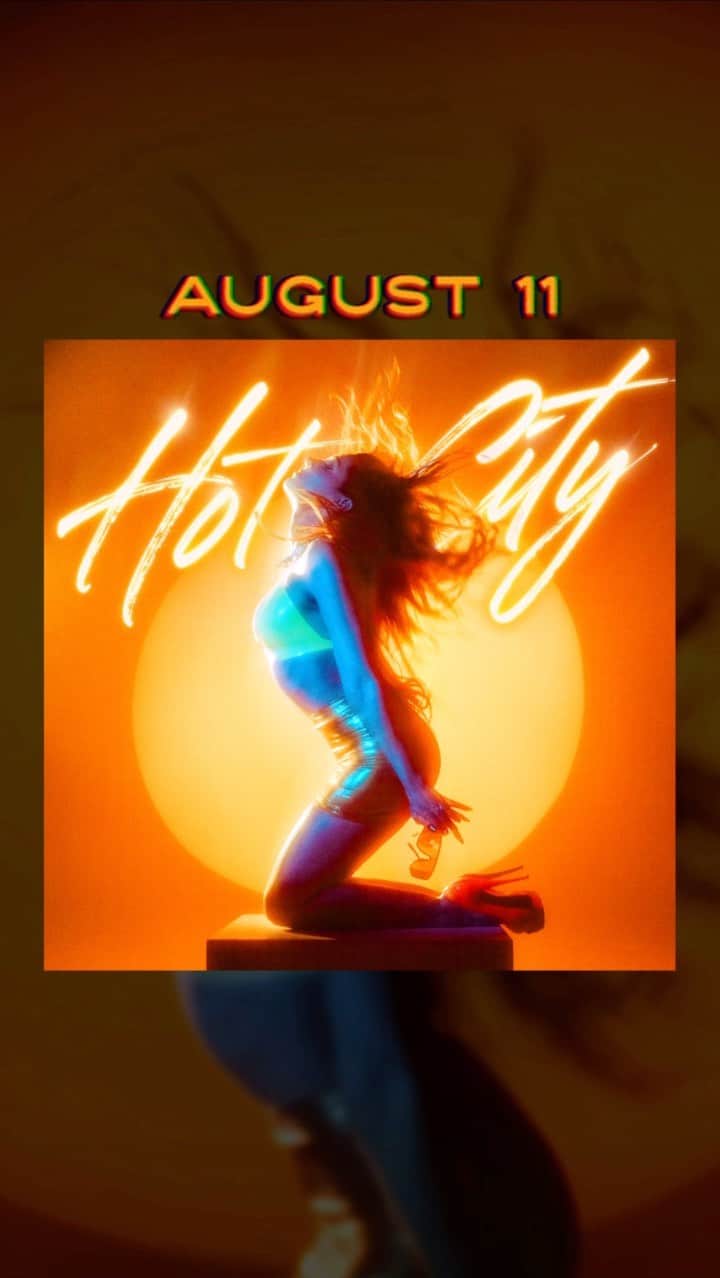 ボニー・マッキーのインスタグラム：「If at first the gays don’t scream, whip, whip again!! Hot City is out now y’all!! 😘🔥🌆  #popmusic #hotcity #indiepop #songwriter #singlecover #gettingtheshot #photography」