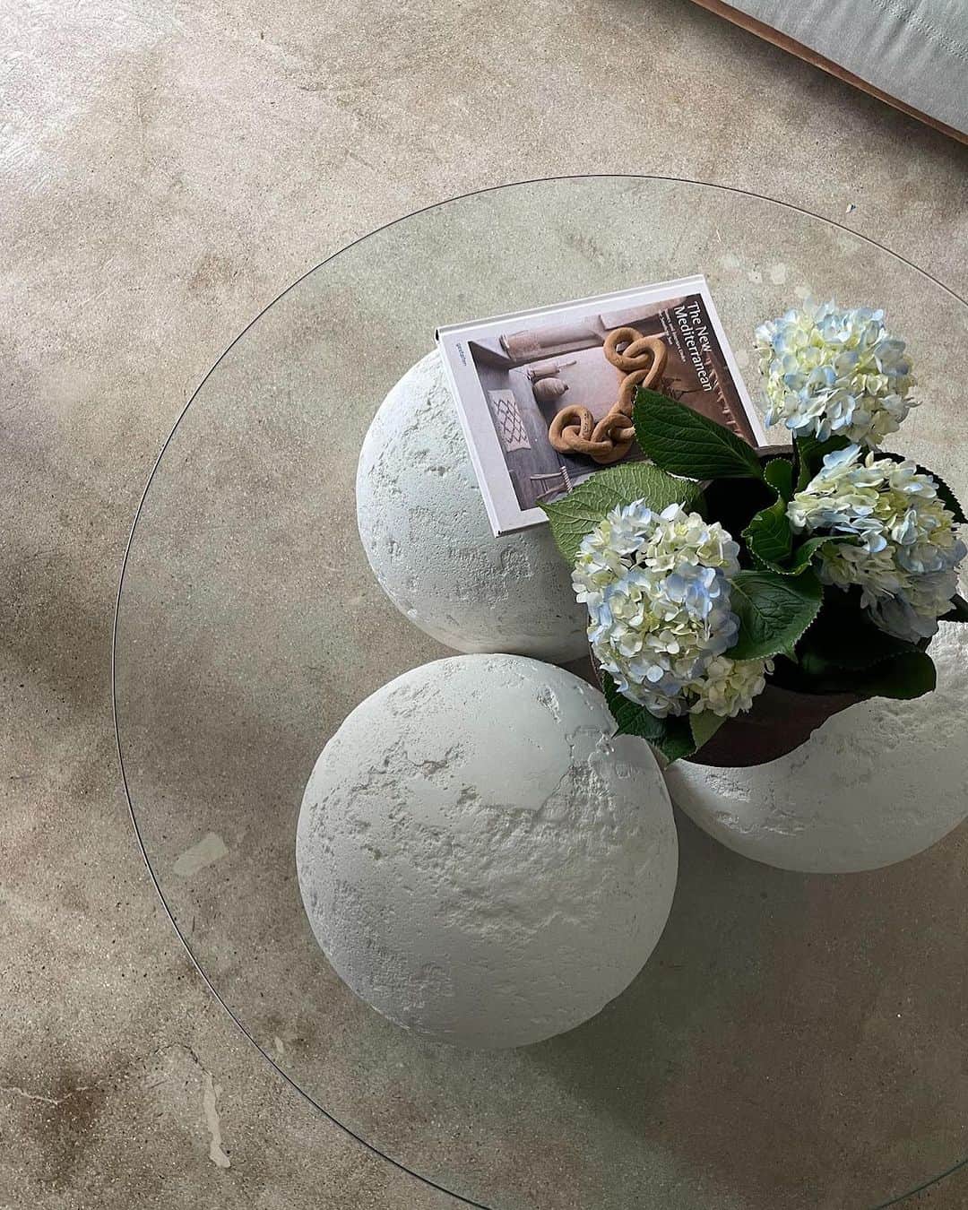 ダニエル・パナベイカーのインスタグラム：「Getting the house back in order after going OOT is always a challenge…」
