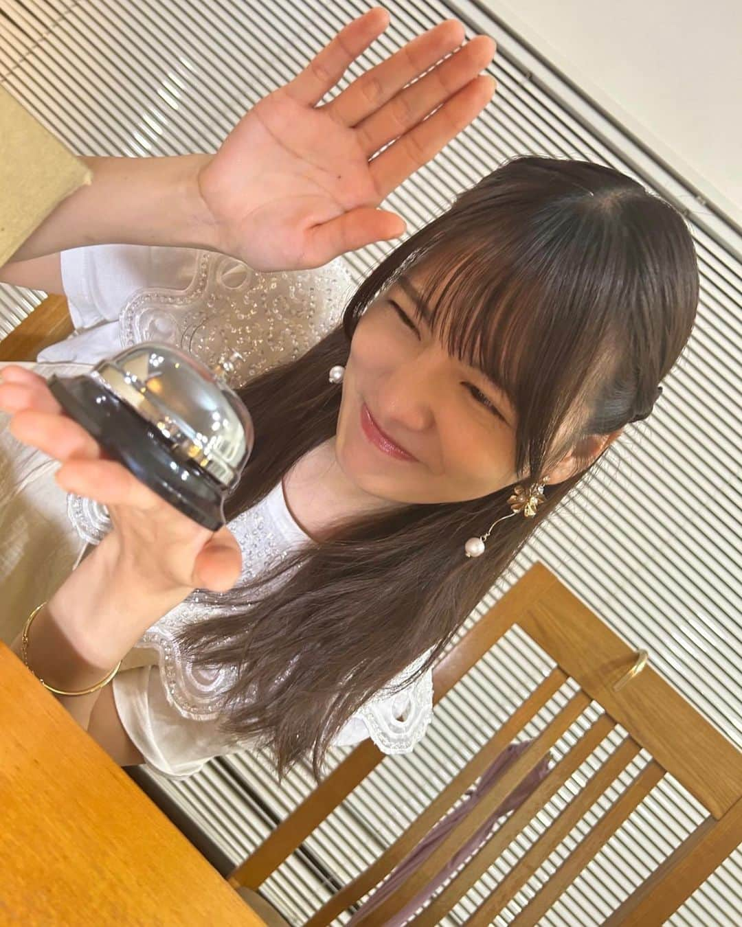 松永有紗さんのインスタグラム写真 - (松永有紗Instagram)「🐣 🐣  #まねじゃ 🐥 #松永有紗 担当マネージャーの まねじゃです。  昨夜は#ありがとうございました ！ みなさまからチカラをいただいてしまいました💪  また#チーン と鳴らす日まで…🔔  #インスタライブ  #オフショット #smile  #behindthescenes  #photo  #happy」8月8日 6時58分 - arisa_matunaga