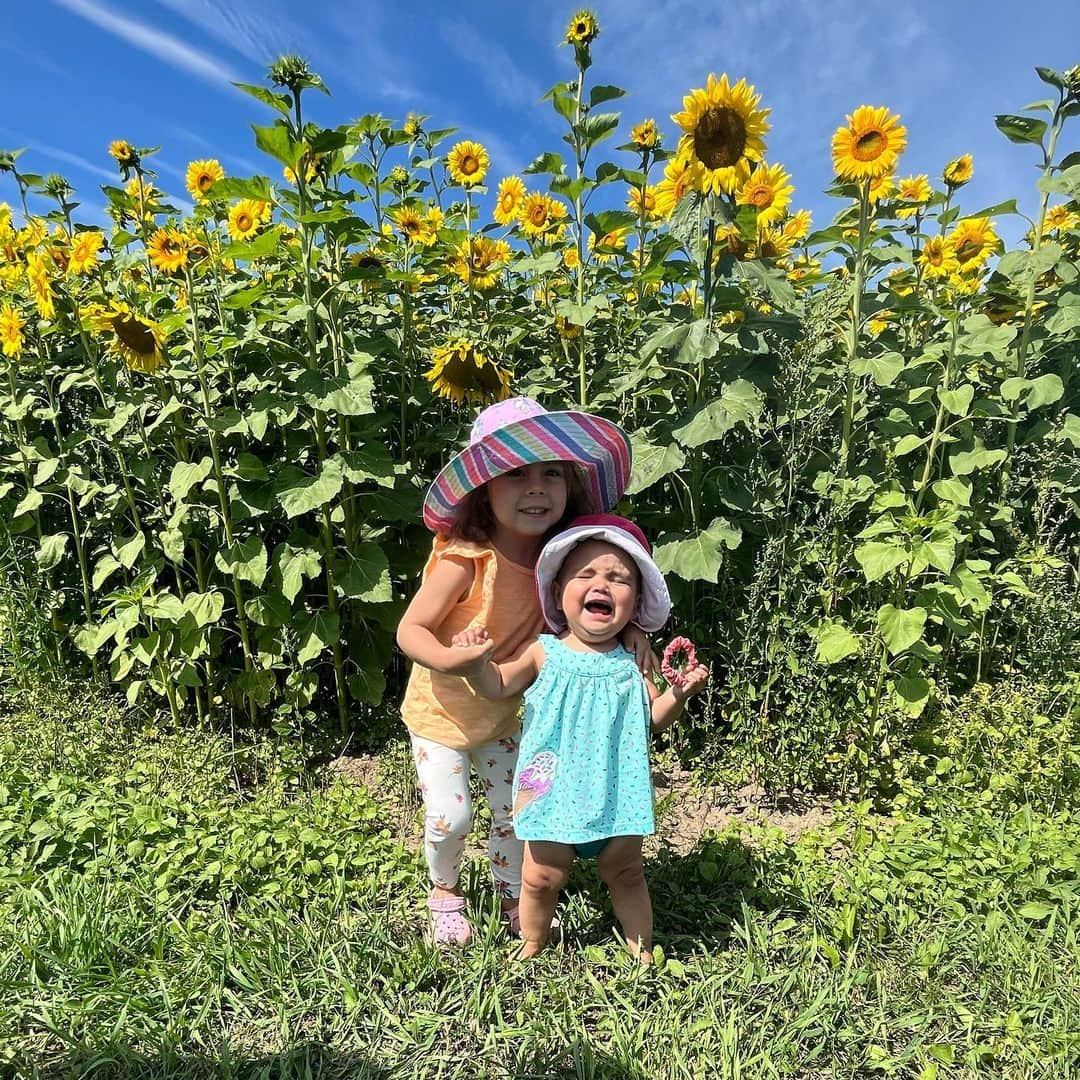 メーガン・デュアメルさんのインスタグラム写真 - (メーガン・デュアメルInstagram)「Long weekend photo drop 🌞   📍 Tobermory and Manitoulin Island   #camping #manitoulinisland #sunflowerfarm #family」8月8日 7時12分 - meaganduhamel