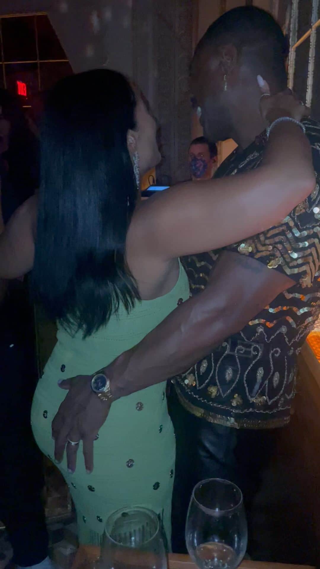 タンクのインスタグラム：「If the dancing don’t include some ass grabbing count me out!..😈 R&B MONEY」