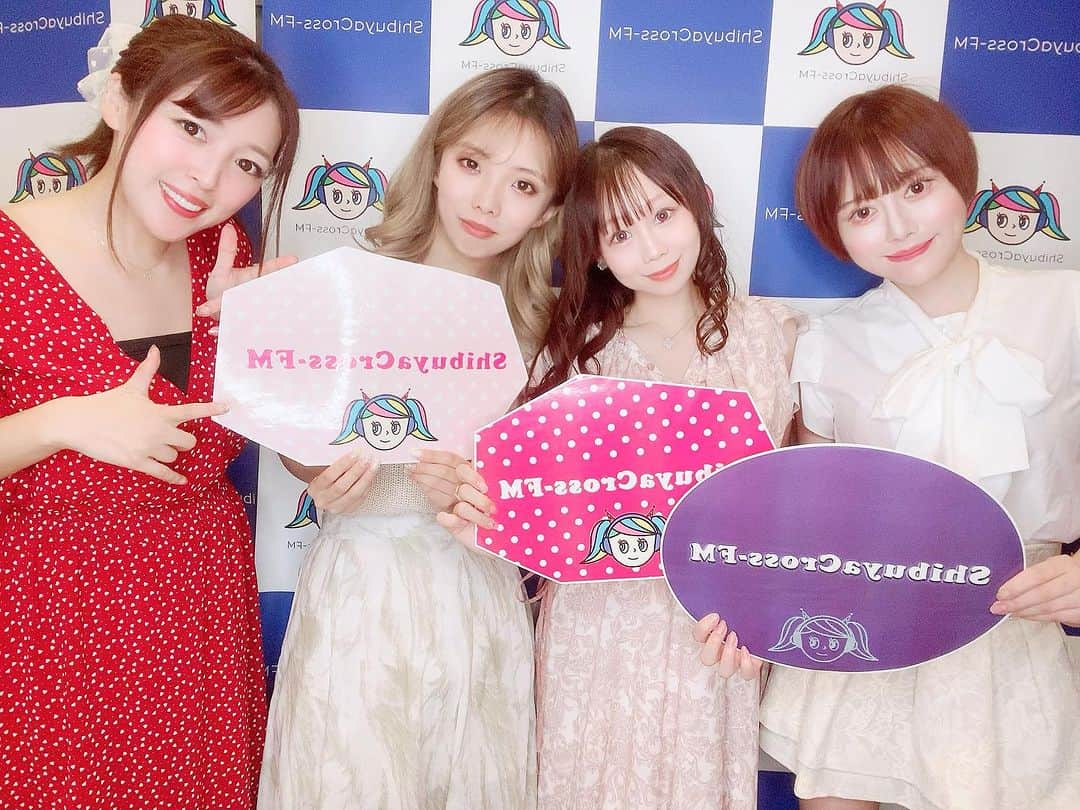 千咲まりさんのインスタグラム写真 - (千咲まりInstagram)「. 渋谷クロスFM無事に終わりました🥰 真知子さんwithグラドル文化祭新人メンバー！✨️ 急遽でしたがありがとうございました🙇‍♀️💕  ずっとシフト被らなくて、ゆのみちゃんとやっと 初めてちゃんと会えて嬉しかったなぁぁ💓  #渋谷クロスfm #サテライトスタジオ  #shibuyacrossfm #グラドル文化祭  #発掘グラドル文化祭 #新メンバー #新人メンバー」8月8日 7時38分 - marilyn_ooguikoakuma