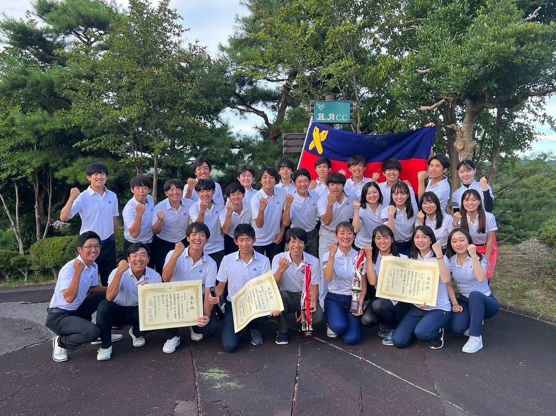 三觜喜一のインスタグラム：「東日本医科学生総合体育大会 が終了しました‼️  慶應義塾大学医学部ゴルフ部の結果は男子は団体優勝、 女子は準優勝という結果でした☺️  男子優勝おめでとう㊗️ 女子準優勝おめでとう㊗️  次回は男女優勝目指しましょう‼️  お疲れ様でした😃  #東医体 #東日本医科学生総合体育大会 #慶應義塾大学医学部ゴルフ部」