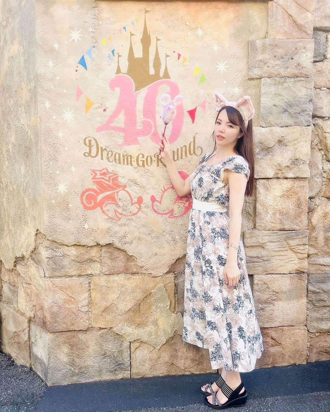 Mikaさんのインスタグラム写真 - (MikaInstagram)「『Disney Summer Vacation』  全てiPhone撮影📱 カメラマンさんと一緒じゃないディズニー久しぶり過ぎて苦戦💦  可愛い場所たくさんあって楽しかった〜💕  後半の写真は前泊したホテルのナイトプールのやつ。。 自撮り満載でごめんなさい🙇‍♀️  @tokyodisneyresort_official   @sheratontokyobay 👙  #ディズニーシー40周年  #ディズニーポトレ  #ディズニー写真館  #ディズニーシーフォトスポット  #ディズニーシー写真部  #ディズニー写真部  #ディズニーリゾート  #ディズニー写真部  #ディズニーシー  #ディズニーカメラ隊  #ディズニー写真隊  #ディズニーフォト  #ディズニーフォトスポット  #ディズニーが好きな人と繋がりたい  #シェラトングランデ東京ベイ  #ナイトプール #東京ナイトプール  #シェラトングランデトーキョーベイホテル  #自撮り女子部  #自撮り部  #自撮り女子と繋がりたい  #ポートレート撮影  #ポートレートモデル  #ポートレートしま専科  #ポートレートセクション  #disneyseatokyo  #disneyseajapan  #disneyphotograph  #disneysea40thanniversary  #sheratongrandetokyobay」8月8日 8時57分 - mika_portrait