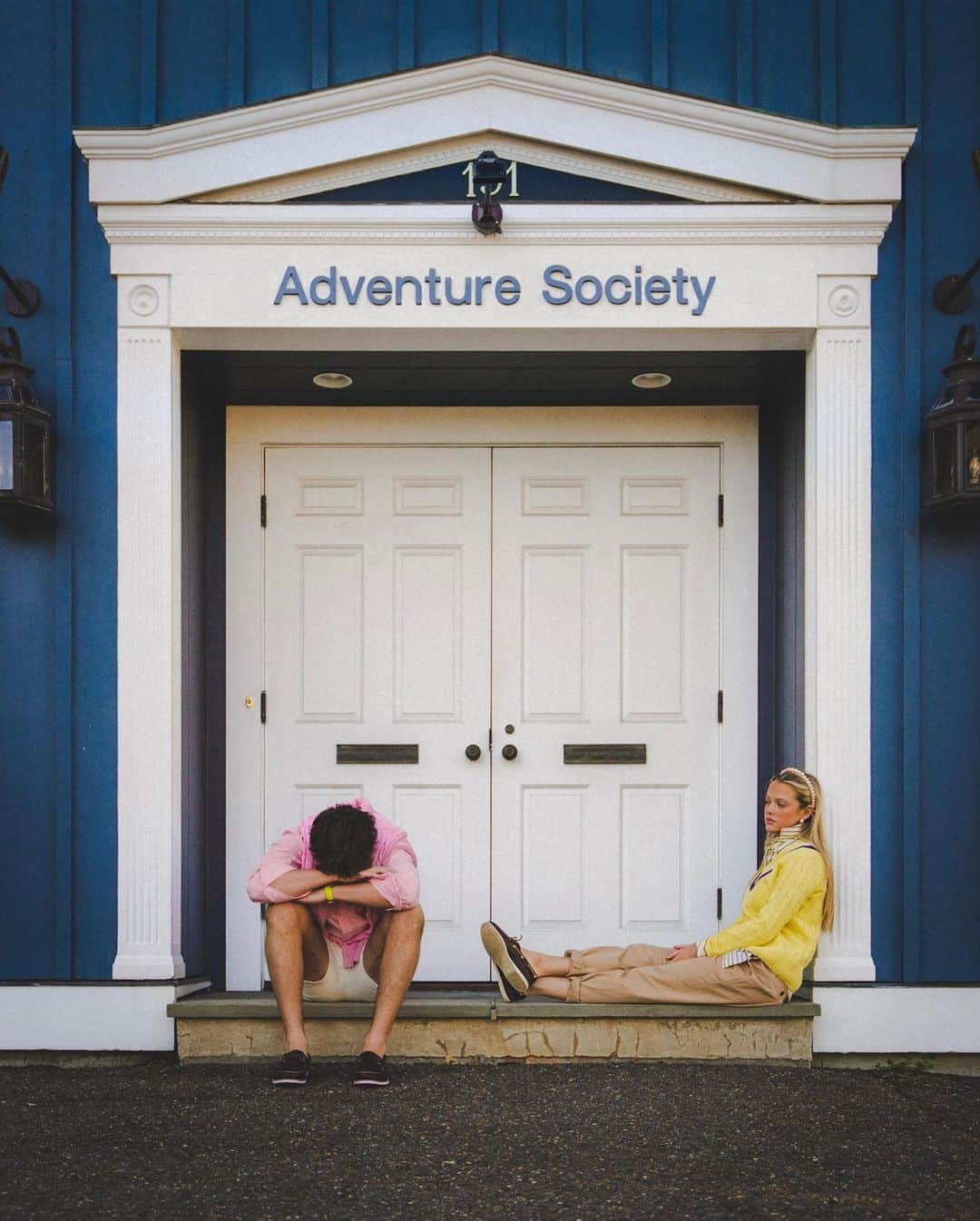 のインスタグラム：「Good news — Buffy and Blaine saw their shadows…3 more weeks of summer!」
