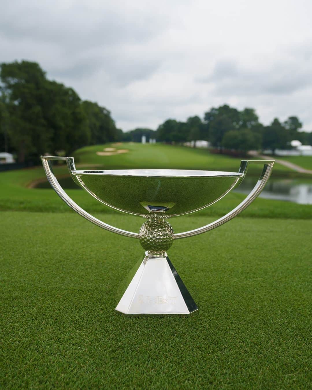 PGA TOURさんのインスタグラム写真 - (PGA TOURInstagram)「And then there were 70. The #FedExCup Playoffs have arrived.」8月8日 9時00分 - pgatour