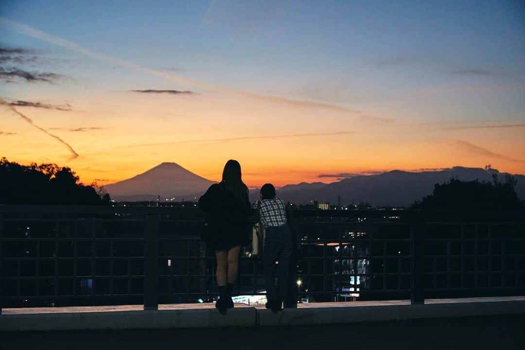 Meiji Gakuin/明治学院大学/明学のインスタグラム：「8/11(金)は #山の日 🗻  横浜キャンパス遠望橋から見られる山をお届けします⛅  #明学 #明治学院 #明治学院大学 #横浜キャンパス #横浜 #戸塚 #夏 #夏休み #明学 #明治学院 #明学人 #勉強 #大学 #授業 #明学生 #メイガク #明学ライフ #大学生活 #mgu #meijigakuinuniversity #meijigakuin #meigaku #photography #photographer」