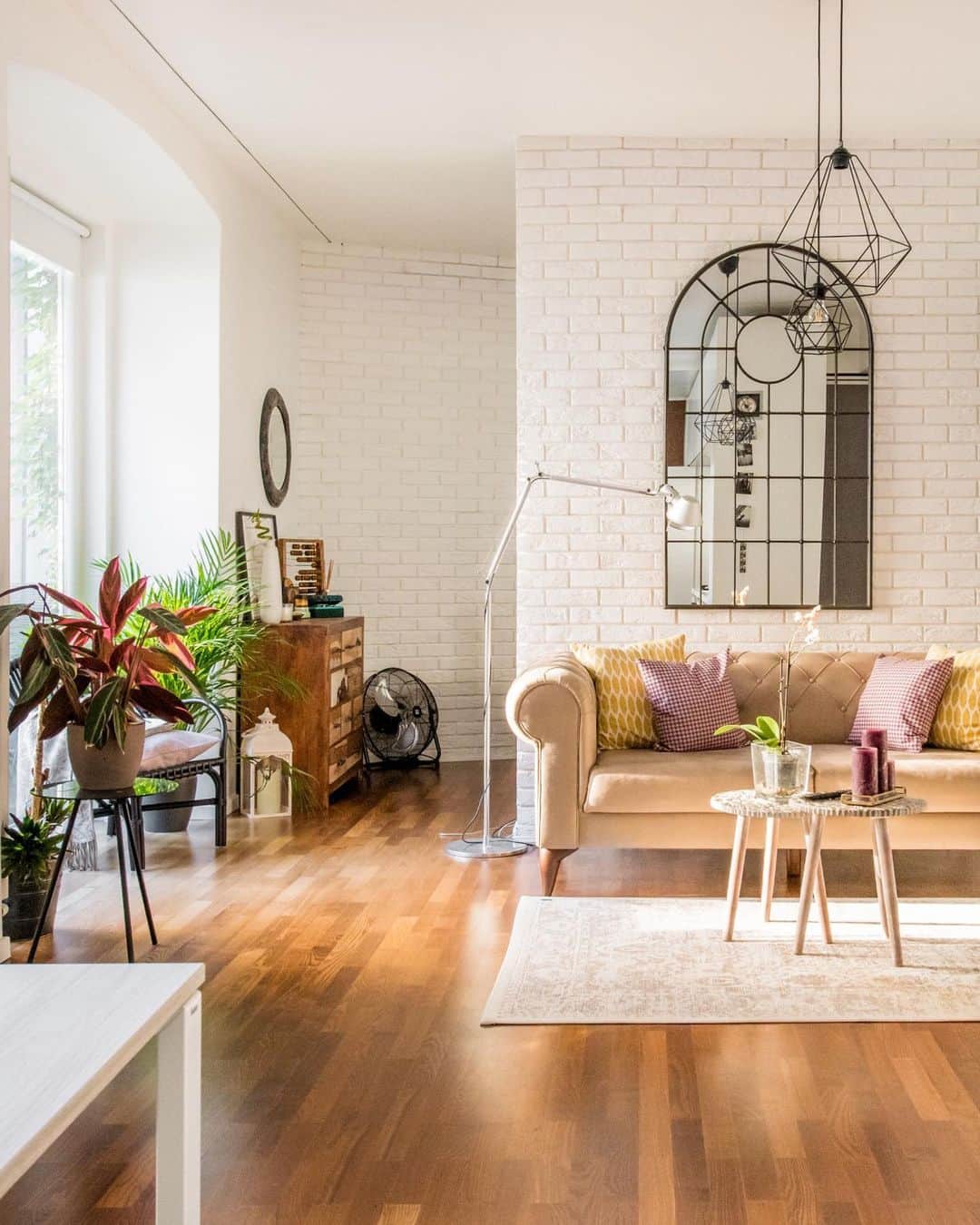 Airbnbさんのインスタグラム写真 - (AirbnbInstagram)「Get comfortable.」8月12日 6時25分 - airbnb